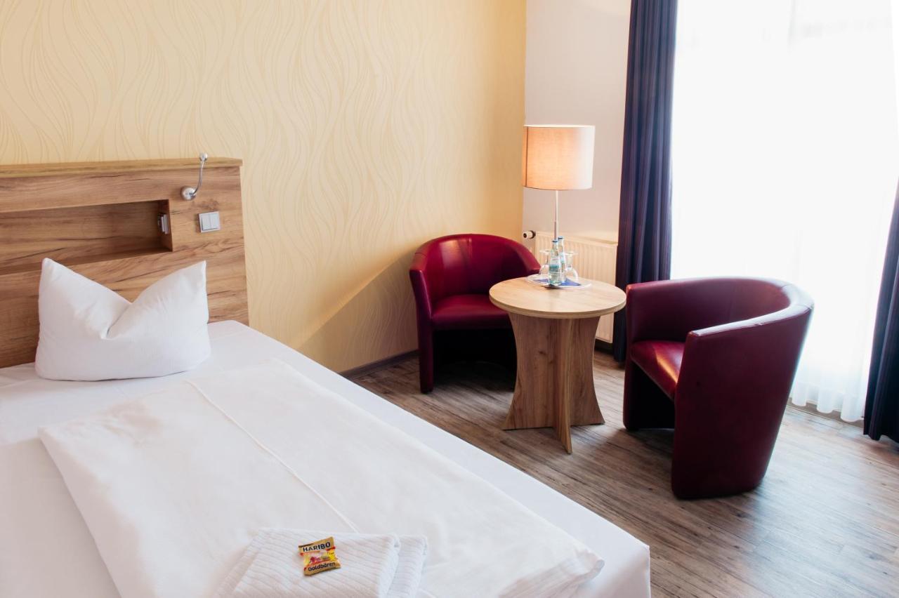 Hotel & Restaurant "Deutscher Kaiser" Перлеберг Екстериор снимка